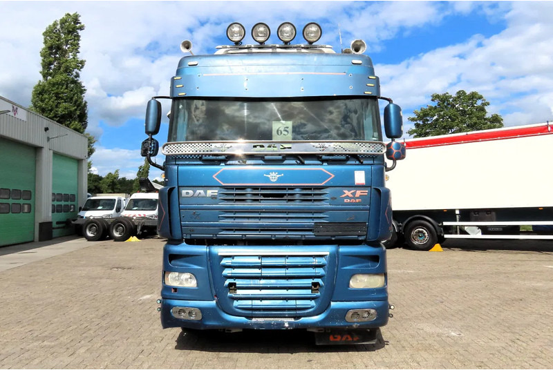 DAF XF 95.530 EURO4. Royal DAF! - Tahač: obrázek 2 DAF XF 95.530 EURO4. Royal DAF! - Tahač: obrázek 2