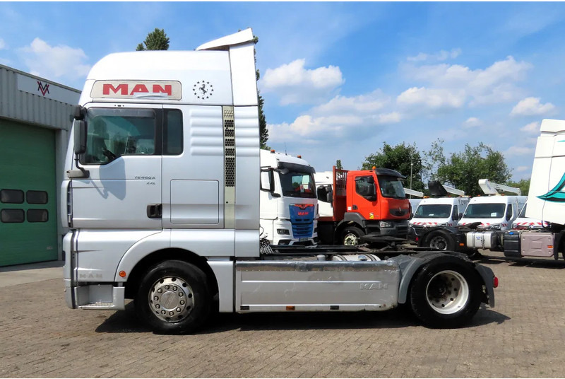 MAN TGA 18.460 Manual diesel pomp! ROYAL TRUCK! - Tahač: obrázek 4 MAN TGA 18.460 Manual diesel pomp! ROYAL TRUCK! - Tahač: obrázek 4