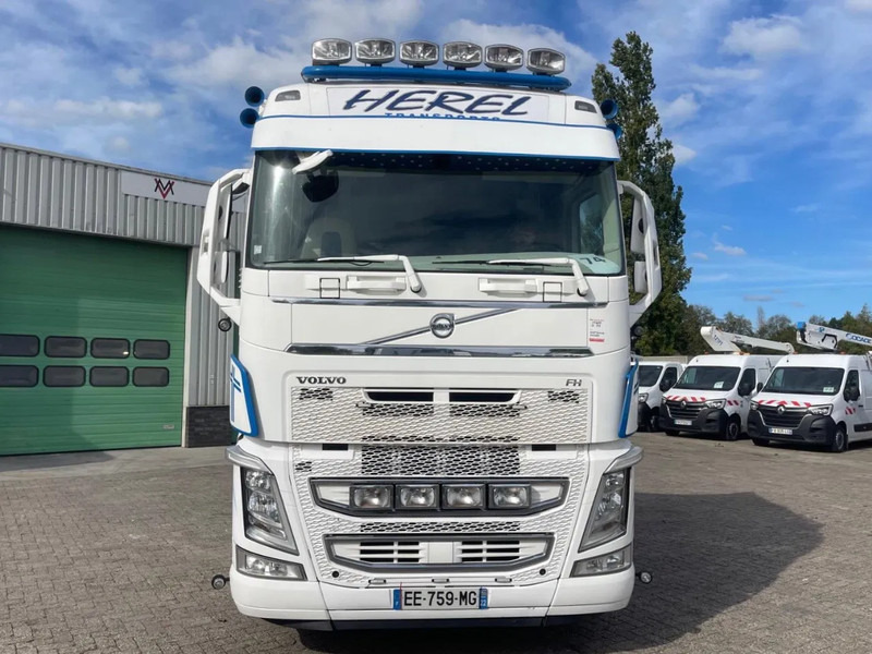 Volvo FH 500 Real leather, FRIGO, ACC, ! ROYAL TRUCK! APK till 07-04-2026 - Tahač: obrázek 2 Volvo FH 500 Real leather, FRIGO, ACC, ! ROYAL TRUCK! APK till 07-04-2026 - Tahač: obrázek 2