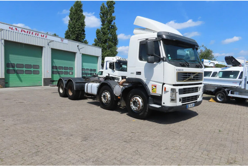 Volvo FM 12.380 8x4 FULL SPRING. 100% condition! - Podvozek s kabinou: obrázek 1 Volvo FM 12.380 8x4 FULL SPRING. 100% condition! - Podvozek s kabinou: obrázek 1