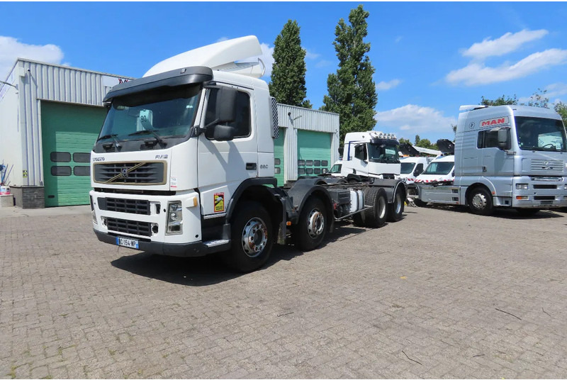 Volvo FM 12.380 8x4 FULL SPRING. 100% condition! - Podvozek s kabinou: obrázek 2 Volvo FM 12.380 8x4 FULL SPRING. 100% condition! - Podvozek s kabinou: obrázek 2