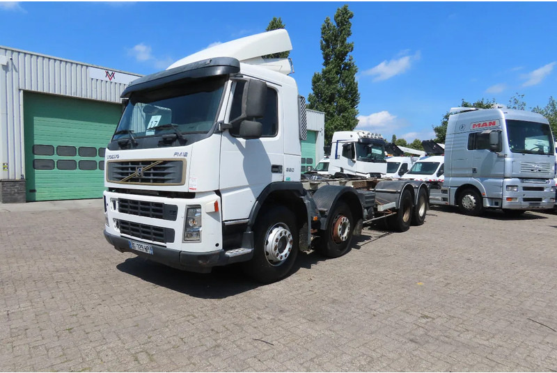 Volvo FM 380 8x4 FULL SPRING. 100% condition! - Podvozek s kabinou: obrázek 1 Volvo FM 380 8x4 FULL SPRING. 100% condition! - Podvozek s kabinou: obrázek 1