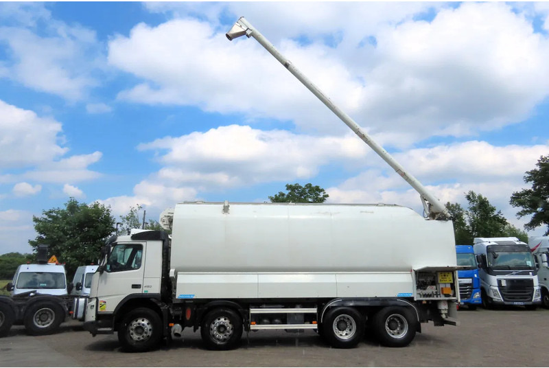 Volvo FMX 450 8x4 AUGER, radio control, 7 COMP. Full Volvo Service! . EXCELLENT condition - Cisternové vozidlo: obrázek 2 Volvo FMX 450 8x4 AUGER, radio control, 7 COMP. Full Volvo Service! . EXCELLENT condition - Cisternové vozidlo: obrázek 2