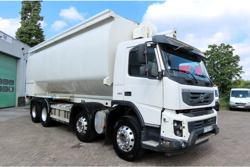 Volvo FMX 450 8x4 AUGER, radio control, 7 COMP. Full Volvo Service! . EXCELLENT condition - Cisternové vozidlo: obrázek 3 Volvo FMX 450 8x4 AUGER, radio control, 7 COMP. Full Volvo Service! . EXCELLENT condition - Cisternové vozidlo: obrázek 3