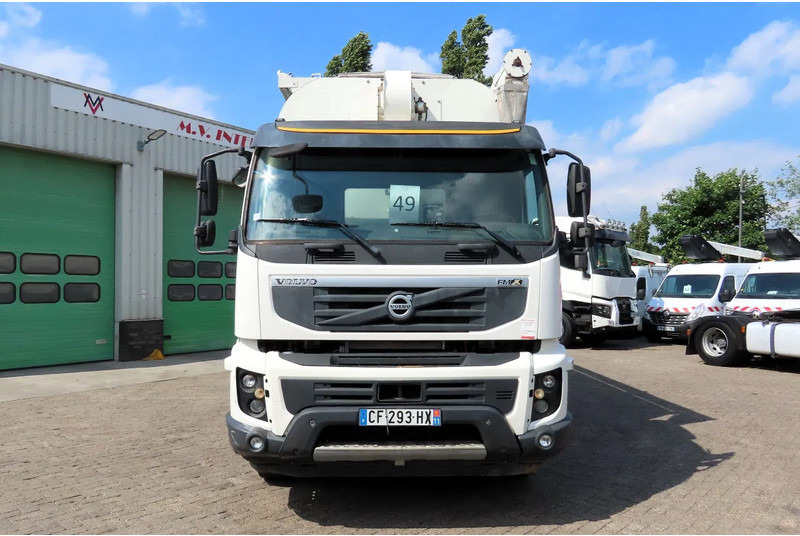 Volvo FMX 450 8x4 AUGER, radio control, 7 COMP. Full Volvo Service! . EXCELLENT condition - Cisternové vozidlo: obrázek 4 Volvo FMX 450 8x4 AUGER, radio control, 7 COMP. Full Volvo Service! . EXCELLENT condition - Cisternové vozidlo: obrázek 4