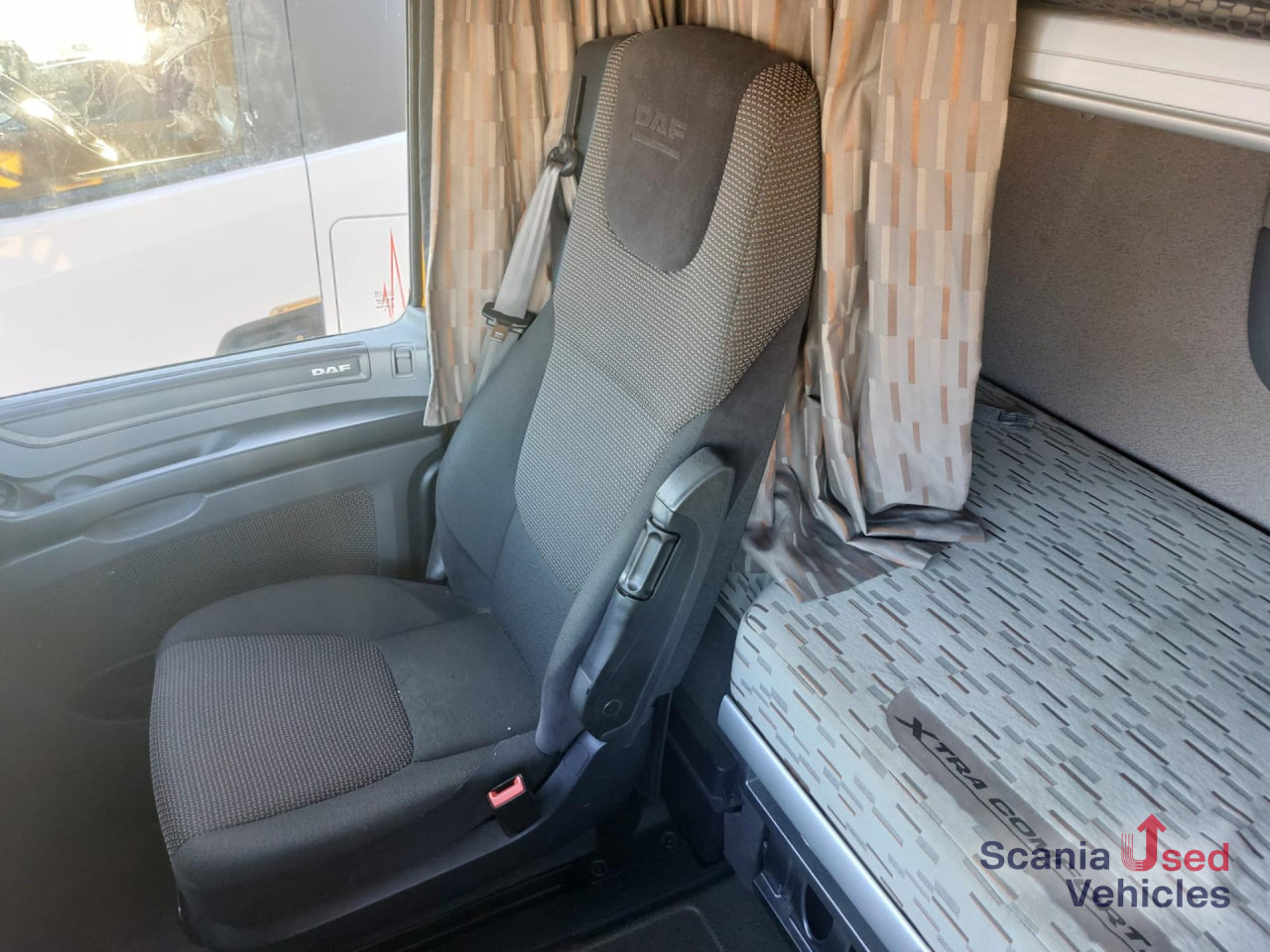 DAF XF 460 FT Space Cab Low deck - Tahač: obrázek 5 DAF XF 460 FT Space Cab Low deck - Tahač: obrázek 5