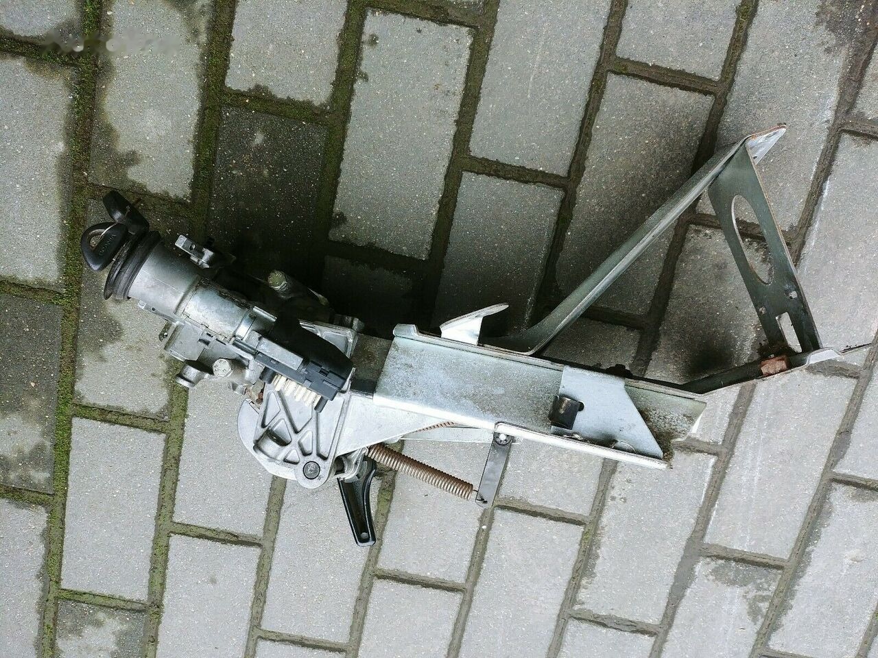 Scania 4 SERIES WITH IGNITION SWITCH 1427567 truck - Sloupek řízení pro Nákladní auto: obrázek 2 Scania 4 SERIES WITH IGNITION SWITCH 1427567 truck - Sloupek řízení pro Nákladní auto: obrázek 2