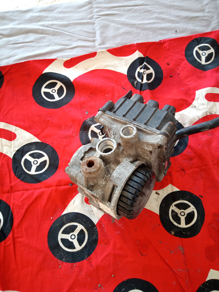 DAF XF106 - Brzdový ventil: obrázek 1 DAF XF106 - Brzdový ventil: obrázek 1