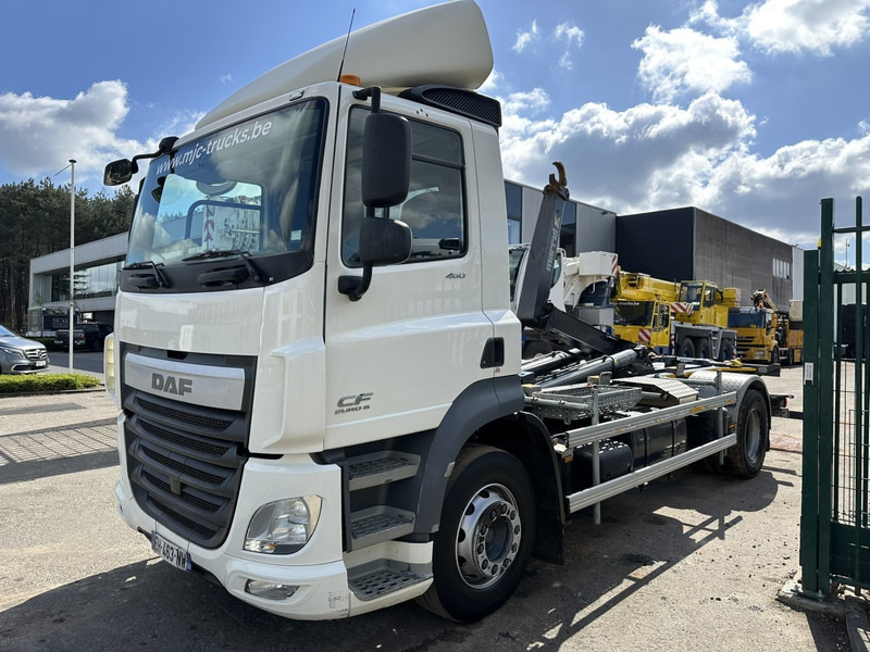 DAF CF 460 4x2 19T MARREL ABROLLKIPPER HAKEN - 5.10M + 1.30M Ausziehbarer Stoßstange - EURO 6 - 13L ENGINE - ZF AUTO - Hákový nosič kontejnerů: obrázek 3 DAF CF 460 4x2 19T MARREL ABROLLKIPPER HAKEN - 5.10M + 1.30M Ausziehbarer Stoßstange - EURO 6 - 13L ENGINE - ZF AUTO - Hákový nosič kontejnerů: obrázek 3