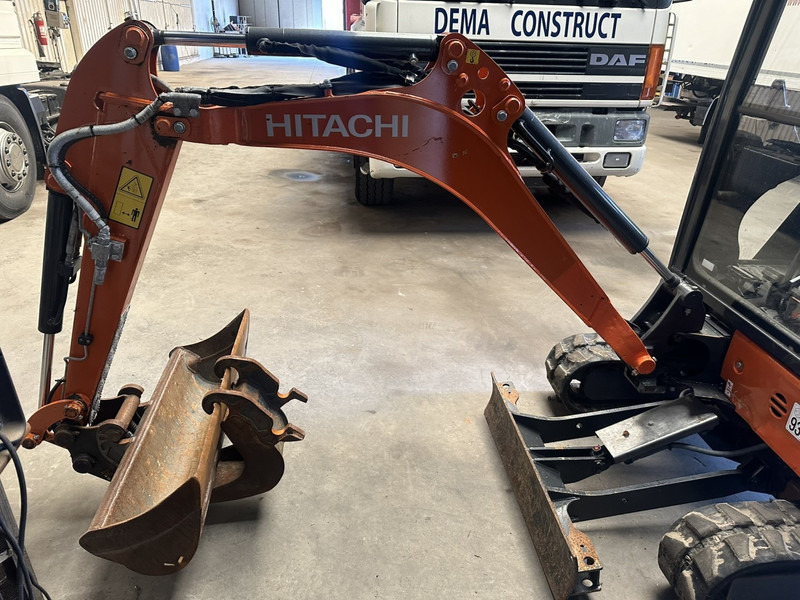 Hitachi ZAXIS ZX19-6 CR 1.9T - 1349H - CABINE - ADJUSTABLE TRACKS - EXTRA HYDR - QUICK HITCH - BE MACHINE - Mini rýpadlo: obrázek 4 Hitachi ZAXIS ZX19-6 CR 1.9T - 1349H - CABINE - ADJUSTABLE TRACKS - EXTRA HYDR - QUICK HITCH - BE MACHINE - Mini rýpadlo: obrázek 4
