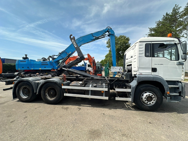 MAN TGA 33.360 6x4 HOOKLIFT - MANUAL ZF - BIG AXLES HUB REDUCTION / STEEL SPRING - BE TRUCK - Hákový nosič kontejnerů: obrázek 4 MAN TGA 33.360 6x4 HOOKLIFT - MANUAL ZF - BIG AXLES HUB REDUCTION / STEEL SPRING - BE TRUCK - Hákový nosič kontejnerů: obrázek 4