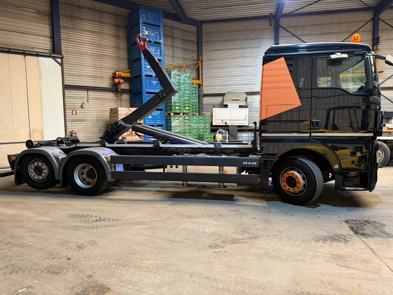 MAN TGX 26.400 6X2 + HOOKLIFT PALIFT 20T - LIFT + STEERING AXLE - EURO 5 - SLEEPERCAB - BE TRUCK - Hákový nosič kontejnerů: obrázek 4 MAN TGX 26.400 6X2 + HOOKLIFT PALIFT 20T - LIFT + STEERING AXLE - EURO 5 - SLEEPERCAB - BE TRUCK - Hákový nosič kontejnerů: obrázek 4