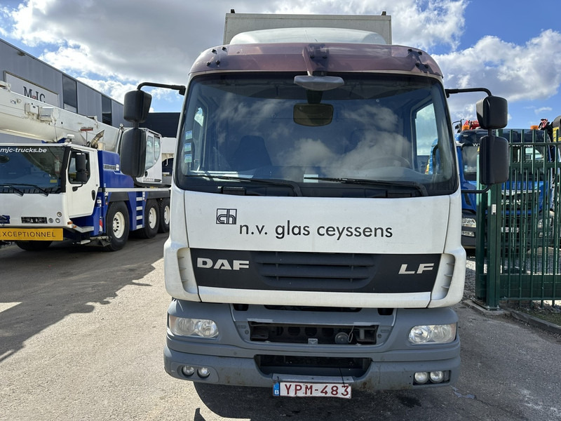 DAF LF 55.250 12T - GLASTRANSPORT / GLASRESTEEL - AIR SUSPENSION - EURO 4 - BELGIAN REGISTRATION - Nákladní auto: obrázek 2 DAF LF 55.250 12T - GLASTRANSPORT / GLASRESTEEL - AIR SUSPENSION - EURO 4 - BELGIAN REGISTRATION - Nákladní auto: obrázek 2