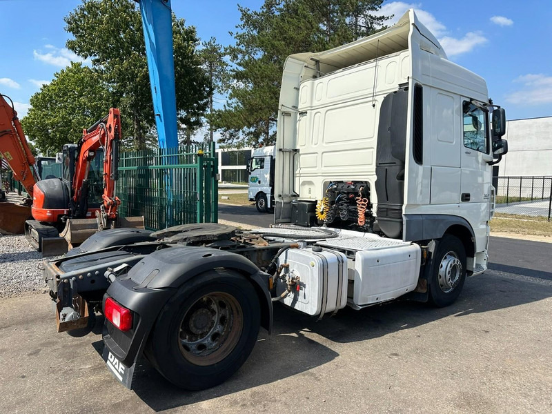DAF XF 460 RETARDER + PTO HYDR - MX 13L - 460HP - SPACECAB - A/C - FRIGO - SPOILERS - EURO 6 - BE TRUCK - Tahač: obrázek 4 DAF XF 460 RETARDER + PTO HYDR - MX 13L - 460HP - SPACECAB - A/C - FRIGO - SPOILERS - EURO 6 - BE TRUCK - Tahač: obrázek 4