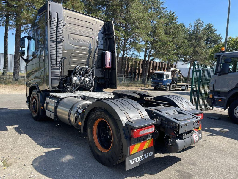 Volvo FH 460 LNG GAS ADR - ACC - Dynamic Steering - I-park Cool - Lane Keeping Support - collision warning - leather - ... BE Truck - Tahač: obrázek 4 Volvo FH 460 LNG GAS ADR - ACC - Dynamic Steering - I-park Cool - Lane Keeping Support - collision warning - leather - ... BE Truck - Tahač: obrázek 4