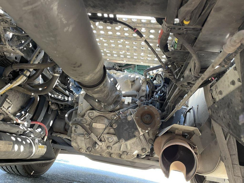 Tahač Volvo FH 460 LNG GAS ADR - ACC - Dynamic Steering - I-park Cool - Lane Keeping Support - collision warning - leather - ... BE Truck: obrázek 17 Tahač Volvo FH 460 LNG GAS ADR - ACC - Dynamic Steering - I-park Cool - Lane Keeping Support - collision warning - leather - ... BE Truck: obrázek 17