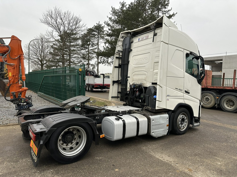 Volvo FH 460 MEGA LOWDECK - HEFSCHOTEL - 295/60R22.5 - FRIGO - SPOILERS - 2 TANKS - BE TRUCK - Tahač: obrázek 5 Volvo FH 460 MEGA LOWDECK - HEFSCHOTEL - 295/60R22.5 - FRIGO - SPOILERS - 2 TANKS - BE TRUCK - Tahač: obrázek 5