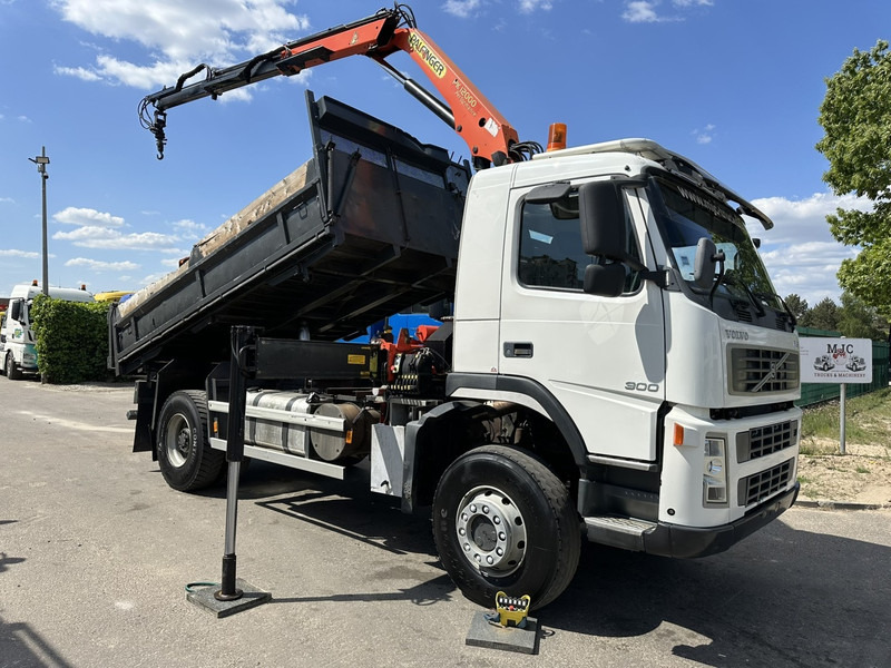 Volvo FM 300 4x4 TIPPER + CRANE PALFINGER PK 12000 - *339.000km* - MANUAL - STEEL SPRING / BIG AXLES - EURO 3 - TÜV 15/10/2025 - Sklápěč, Auto s hydraulickou rukou: obrázek 1 Volvo FM 300 4x4 TIPPER + CRANE PALFINGER PK 12000 - *339.000km* - MANUAL - STEEL SPRING / BIG AXLES - EURO 3 - TÜV 15/10/2025 - Sklápěč, Auto s hydraulickou rukou: obrázek 1