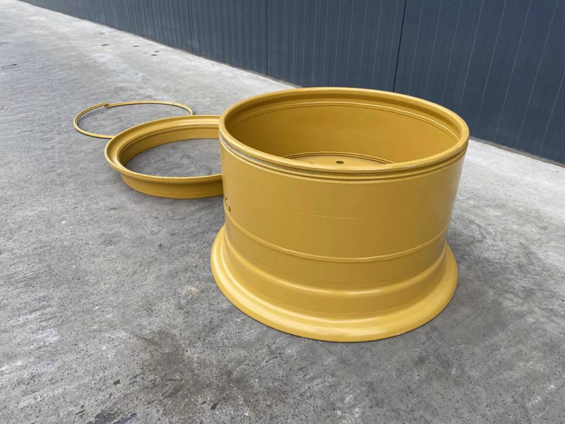 Cat 140H / 140M / 140K / 160H / 160M Rim - Pneumatiky a ráfky pro Stavební technika: obrázek 5 Cat 140H / 140M / 140K / 160H / 160M Rim - Pneumatiky a ráfky pro Stavební technika: obrázek 5