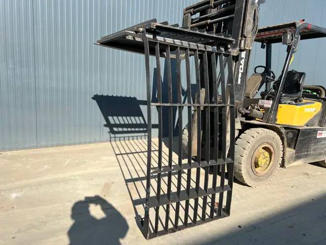 Cat 313D / M315D / 320D / 325D / 330D / 345C / 365C / - Kabina a interiér pro Stavební technika: obrázek 1 Cat 313D / M315D / 320D / 325D / 330D / 345C / 365C / - Kabina a interiér pro Stavební technika: obrázek 1