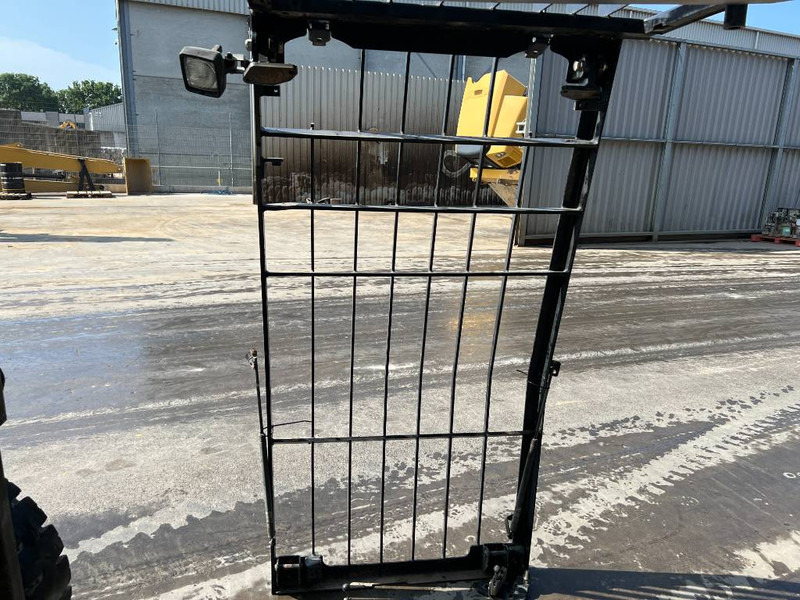 Cat 313E / 320F / 323E / 325F / 329E / 330F / 336E / 3 - Kabina a interiér pro Stavební technika: obrázek 4 Cat 313E / 320F / 323E / 325F / 329E / 330F / 336E / 3 - Kabina a interiér pro Stavební technika: obrázek 4