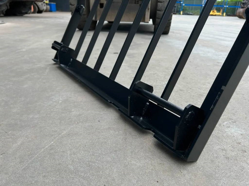 Cat 318C Guard - Kabina a interiér pro Stavební technika: obrázek 5 Cat 318C Guard - Kabina a interiér pro Stavební technika: obrázek 5