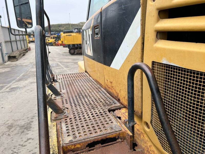 Kloubový sklápěč Cat 730: obrázek 11