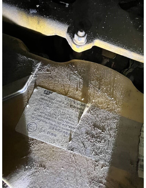 Cat D6T LGP - Buldozer: obrázek 2 Cat D6T LGP - Buldozer: obrázek 2