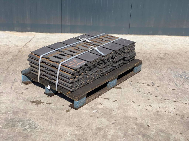 Hitachi EX270 / EX300 / EX310 Shoes/Pads - Rám/ Šasi pro Stavební technika: obrázek 1 Hitachi EX270 / EX300 / EX310 Shoes/Pads - Rám/ Šasi pro Stavební technika: obrázek 1
