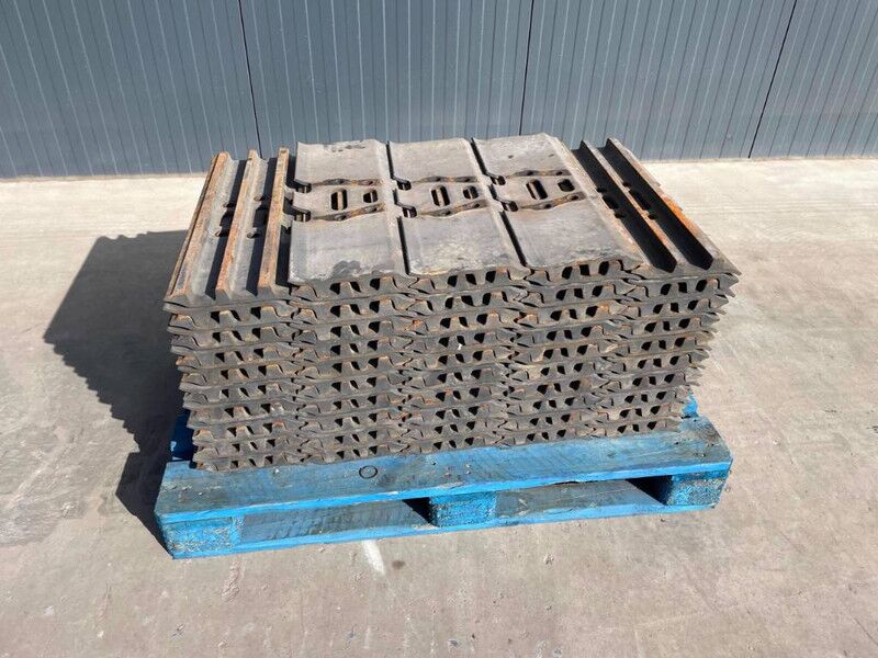 Hyundai R210 / R215 / R220 / R235 / R250 / R260 - Rám/ Šasi pro Stavební technika: obrázek 4 Hyundai R210 / R215 / R220 / R235 / R250 / R260 - Rám/ Šasi pro Stavební technika: obrázek 4