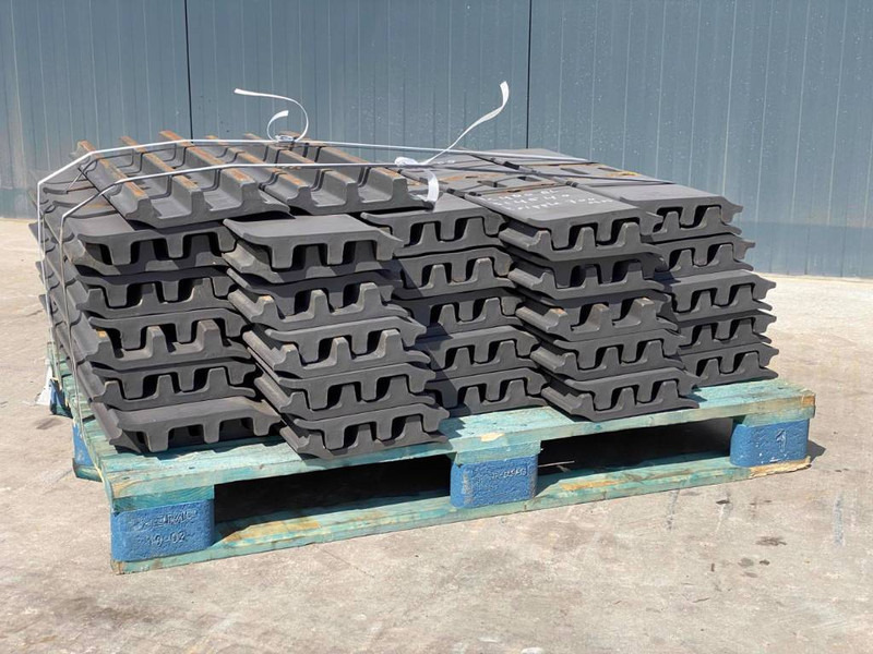 Komatsu PC300 / PC360 / PC400 Shoes/Pads - Rám/ Šasi pro Stavební technika: obrázek 3 Komatsu PC300 / PC360 / PC400 Shoes/Pads - Rám/ Šasi pro Stavební technika: obrázek 3