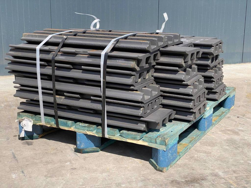 Komatsu PC300 / PC360 / PC400 Shoes/Pads - Rám/ Šasi pro Stavební technika: obrázek 4 Komatsu PC300 / PC360 / PC400 Shoes/Pads - Rám/ Šasi pro Stavební technika: obrázek 4