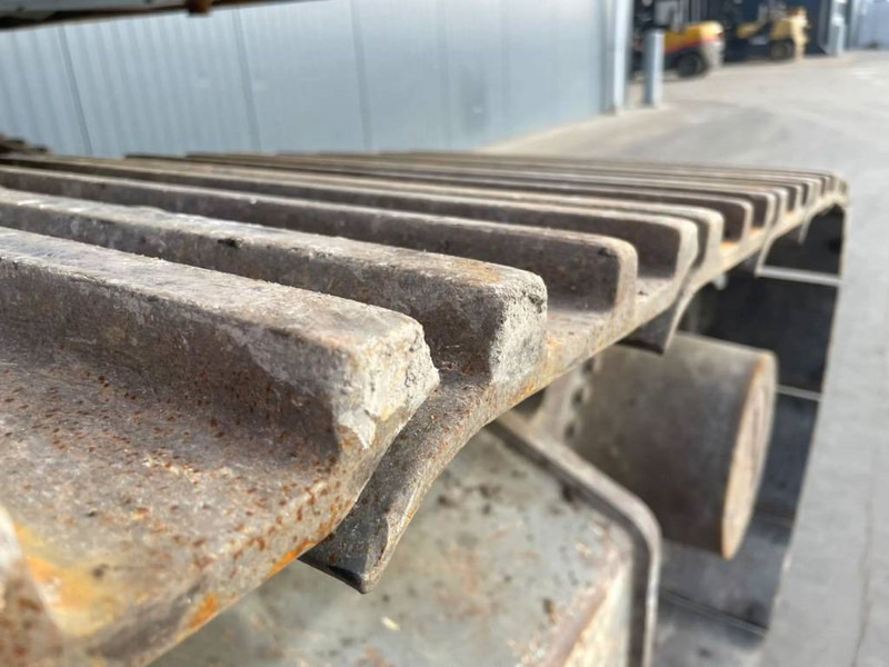 Liebherr R922 SLC - Pásové rýpadlo: obrázek 5 Liebherr R922 SLC - Pásové rýpadlo: obrázek 5