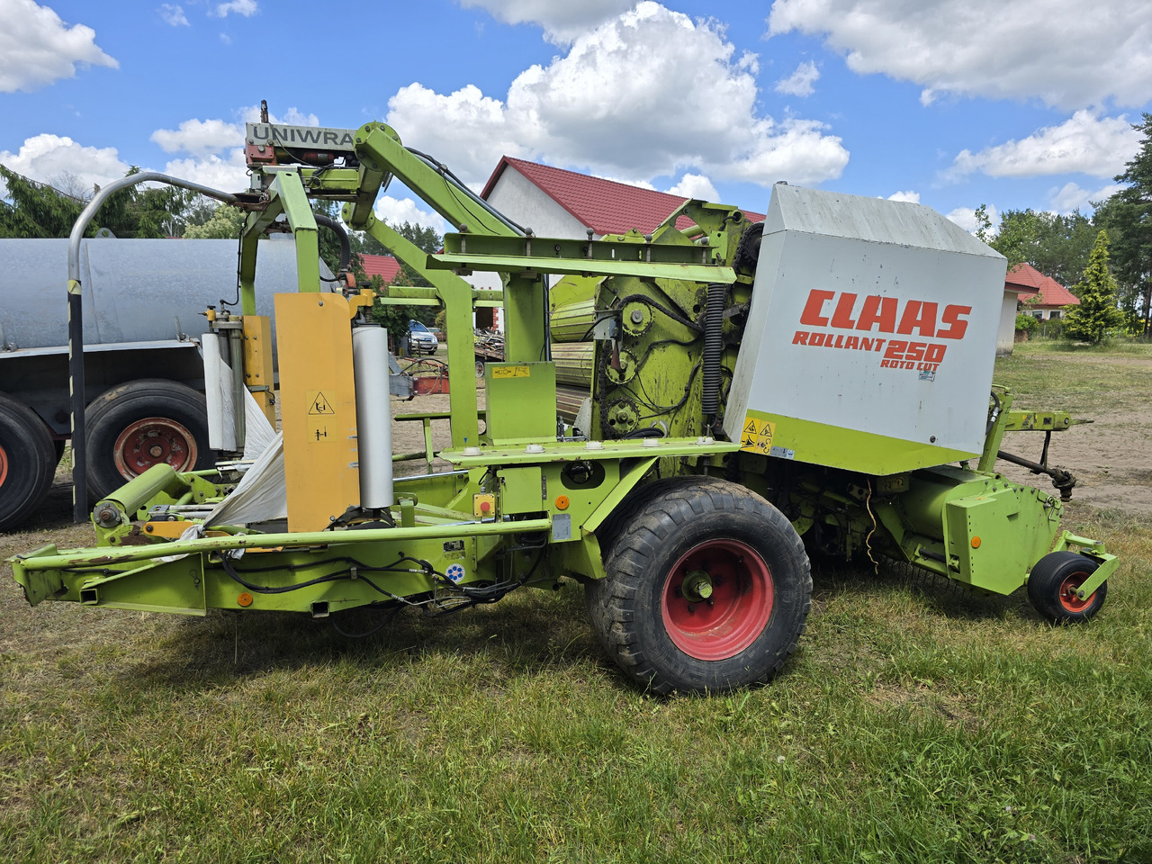 Lis na válcové balíky CLAAS ROLLANT 250 Roto Cut: obrázek 6