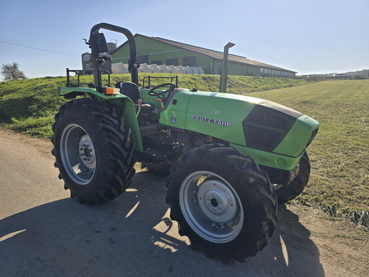 DEUTZ-FAHR Agrolux 70 - Traktor: obrázek 2 DEUTZ-FAHR Agrolux 70 - Traktor: obrázek 2