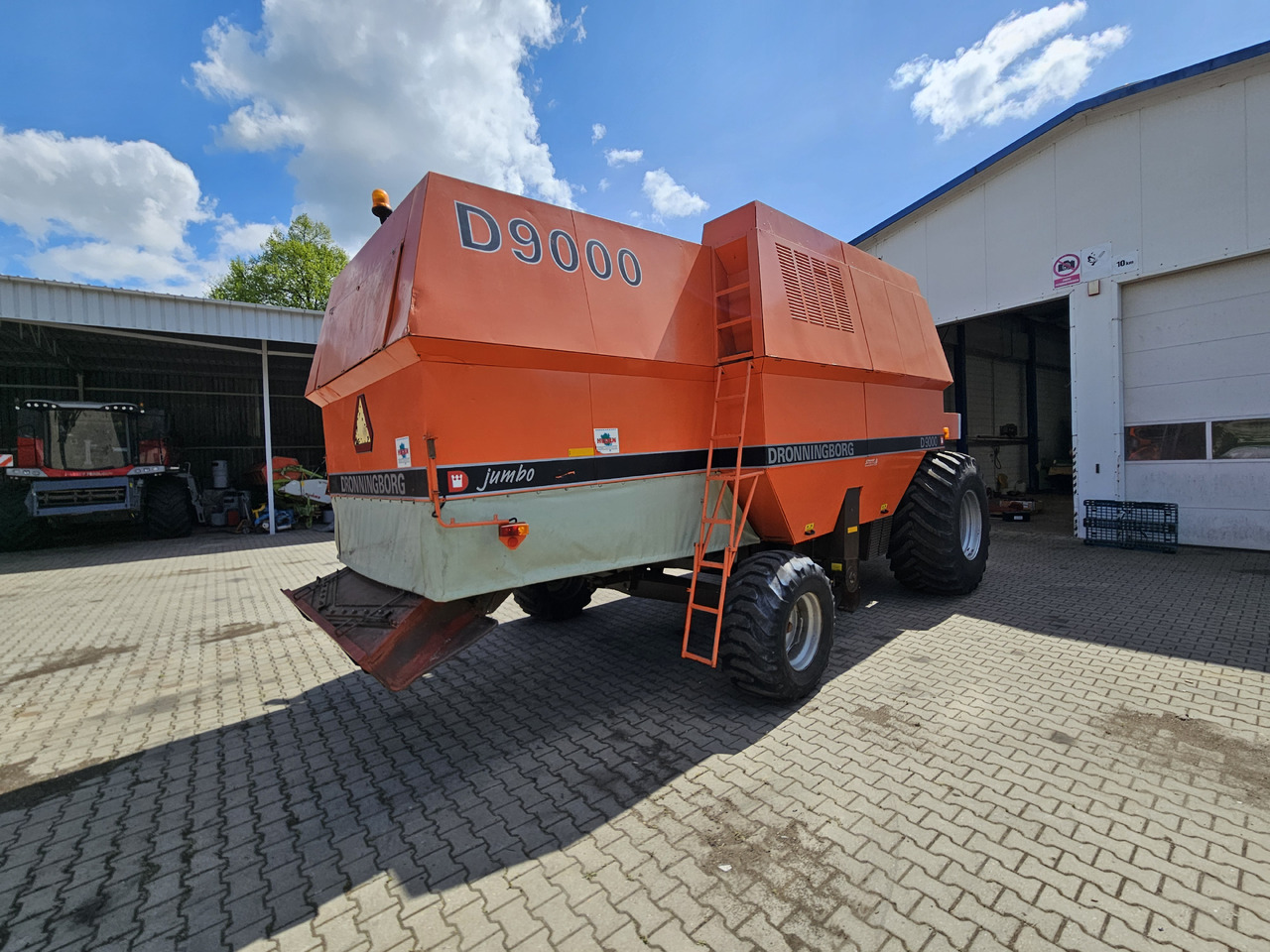 Dronningborg D9000 - Sklízecí mlátička: obrázek 5 Dronningborg D9000 - Sklízecí mlátička: obrázek 5