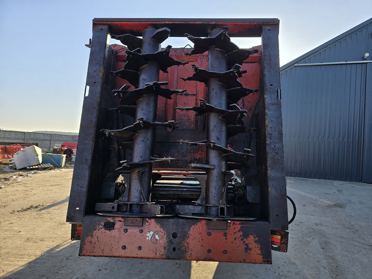 GILIBERT HELIOS 15 - Rozmetadlo chlévské mrvy: obrázek 4 GILIBERT HELIOS 15 - Rozmetadlo chlévské mrvy: obrázek 4