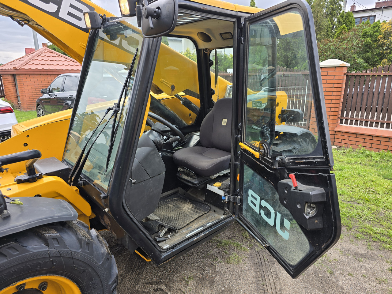 JCB 525.60 AGRI PLUS - Teleskopický manipulátor: obrázek 4 JCB 525.60 AGRI PLUS - Teleskopický manipulátor: obrázek 4
