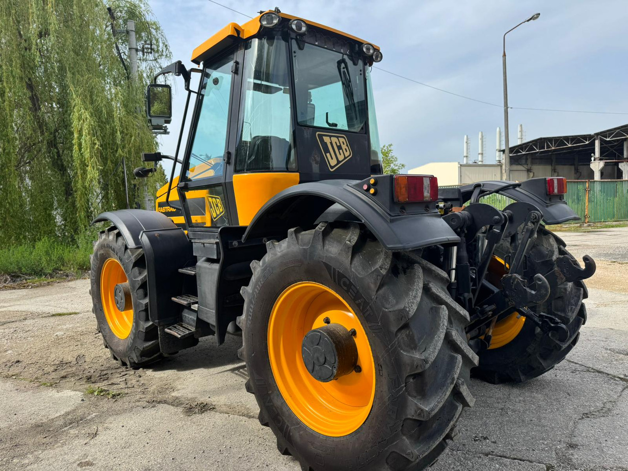 JCB FASTRAC 2140 - Traktor: obrázek 5 JCB FASTRAC 2140 - Traktor: obrázek 5