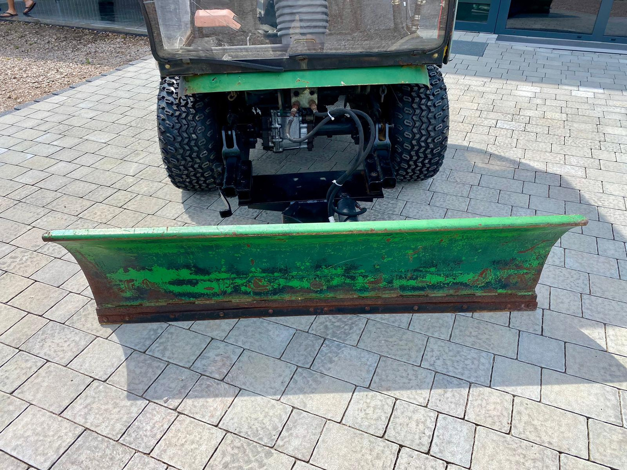 John Deere 1435 4WD Diesel - Komunální traktor: obrázek 3 John Deere 1435 4WD Diesel - Komunální traktor: obrázek 3