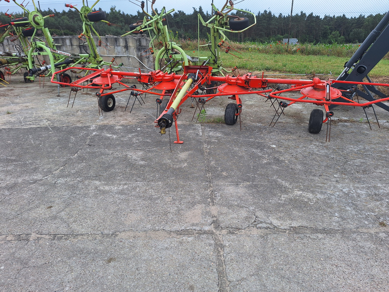 KUHN 5001T - Obraceč/ Shrnovač: obrázek 2 KUHN 5001T - Obraceč/ Shrnovač: obrázek 2