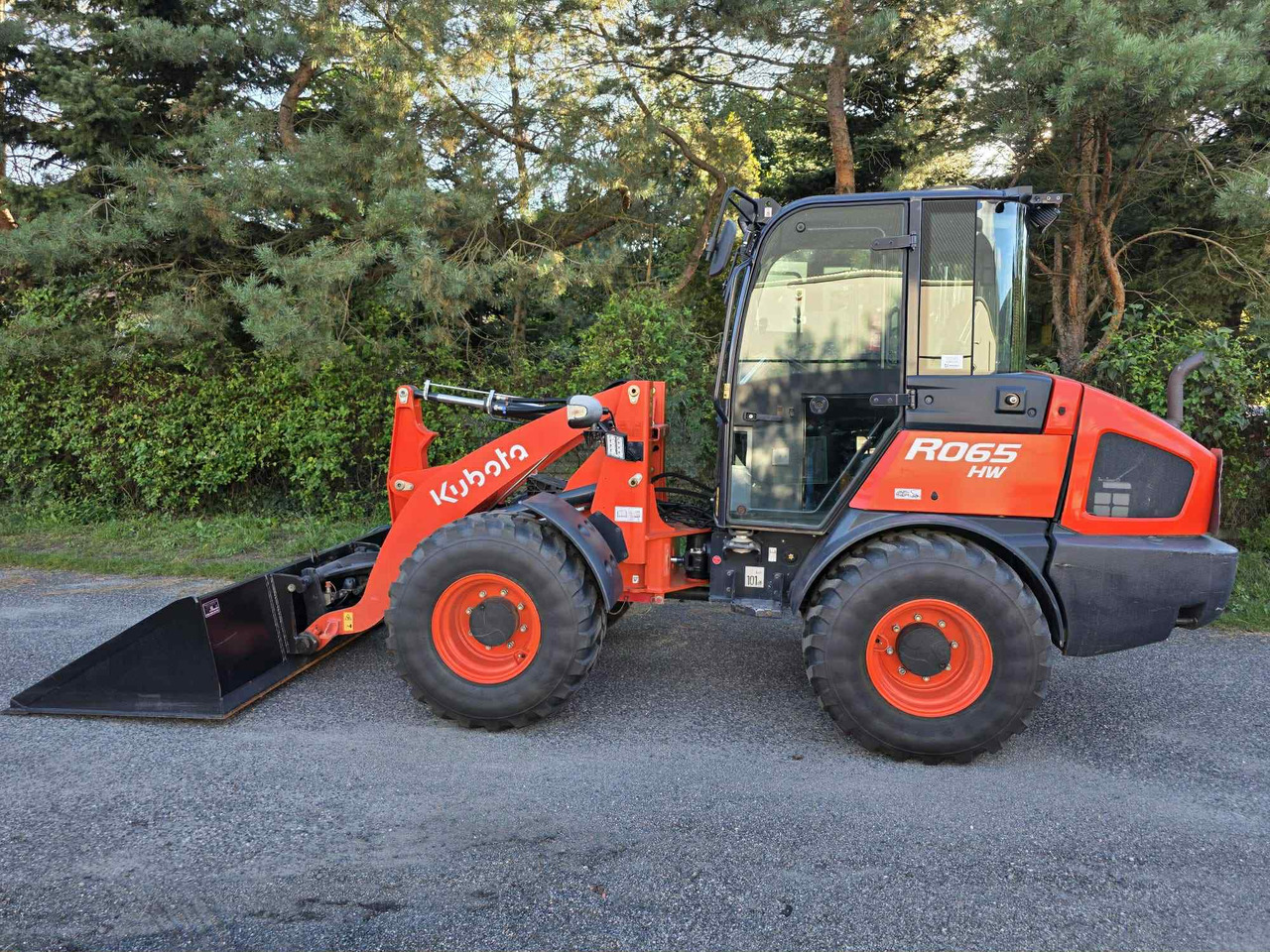 Kubota R065 HW - Kolový nakladač: obrázek 2 Kubota R065 HW - Kolový nakladač: obrázek 2