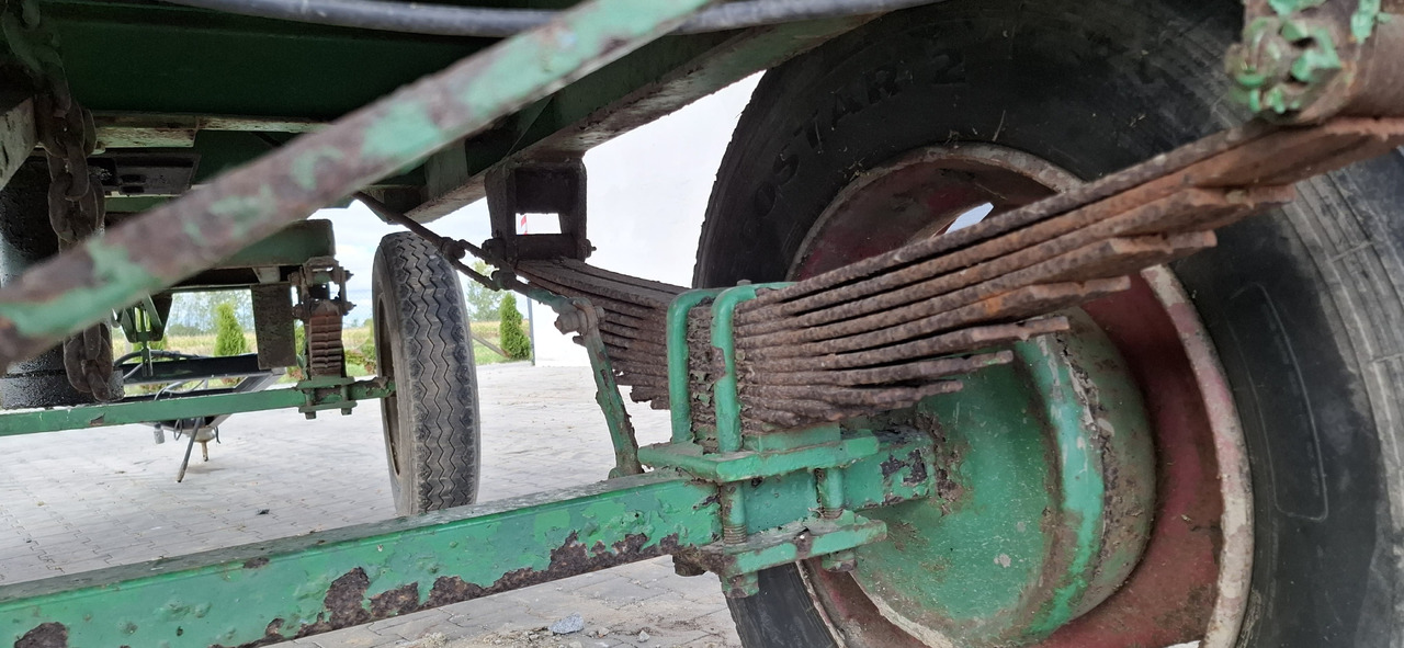 LE PUISET 352 E - Zemědělský sklápěcí přívěs: obrázek 5 LE PUISET 352 E - Zemědělský sklápěcí přívěs: obrázek 5