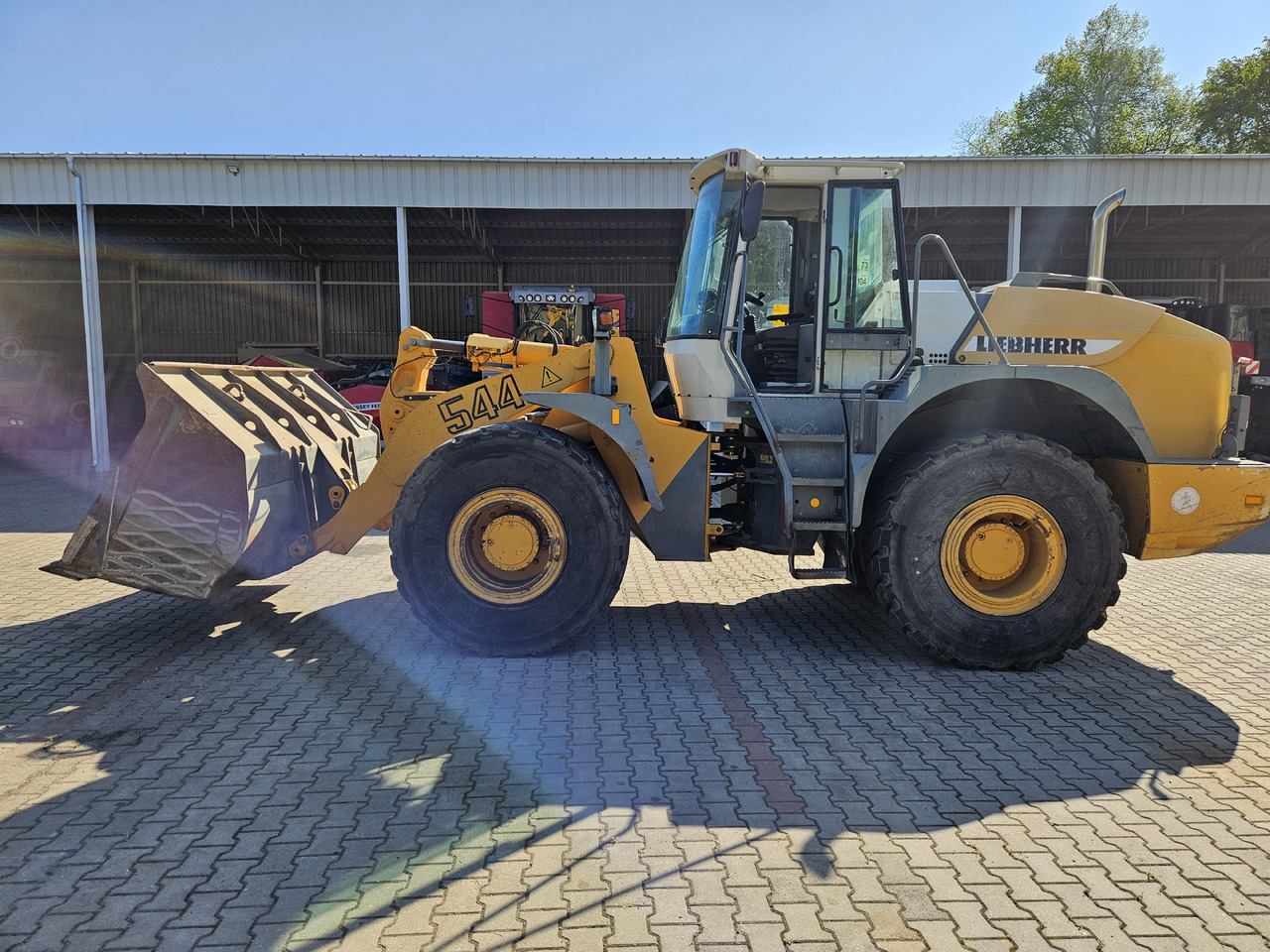 Liebherr L544 - Kolový nakladač: obrázek 4 Liebherr L544 - Kolový nakladač: obrázek 4