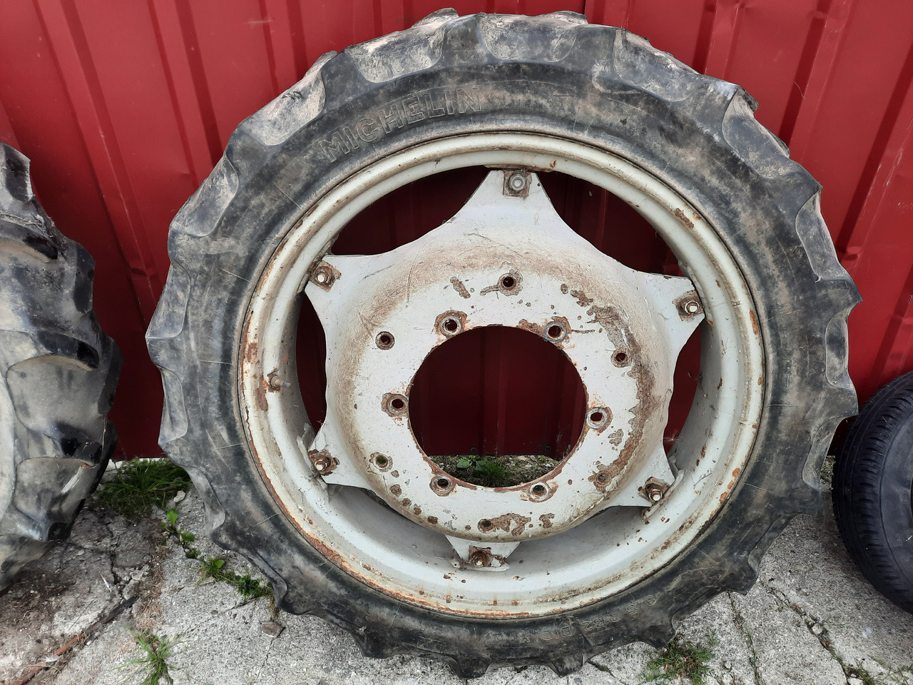 MICHELIN BIB X 9.5 R32 - Pneumatiky a ráfky pro Zemědělská technika: obrázek 2 MICHELIN BIB X 9.5 R32 - Pneumatiky a ráfky pro Zemědělská technika: obrázek 2