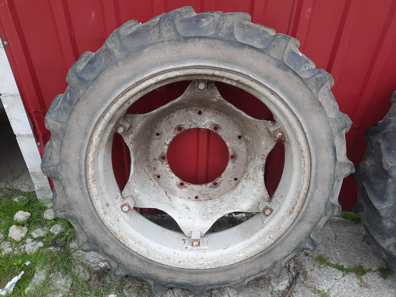 MICHELIN BIB X 9.5 R32 - Pneumatiky a ráfky pro Zemědělská technika: obrázek 3 MICHELIN BIB X 9.5 R32 - Pneumatiky a ráfky pro Zemědělská technika: obrázek 3