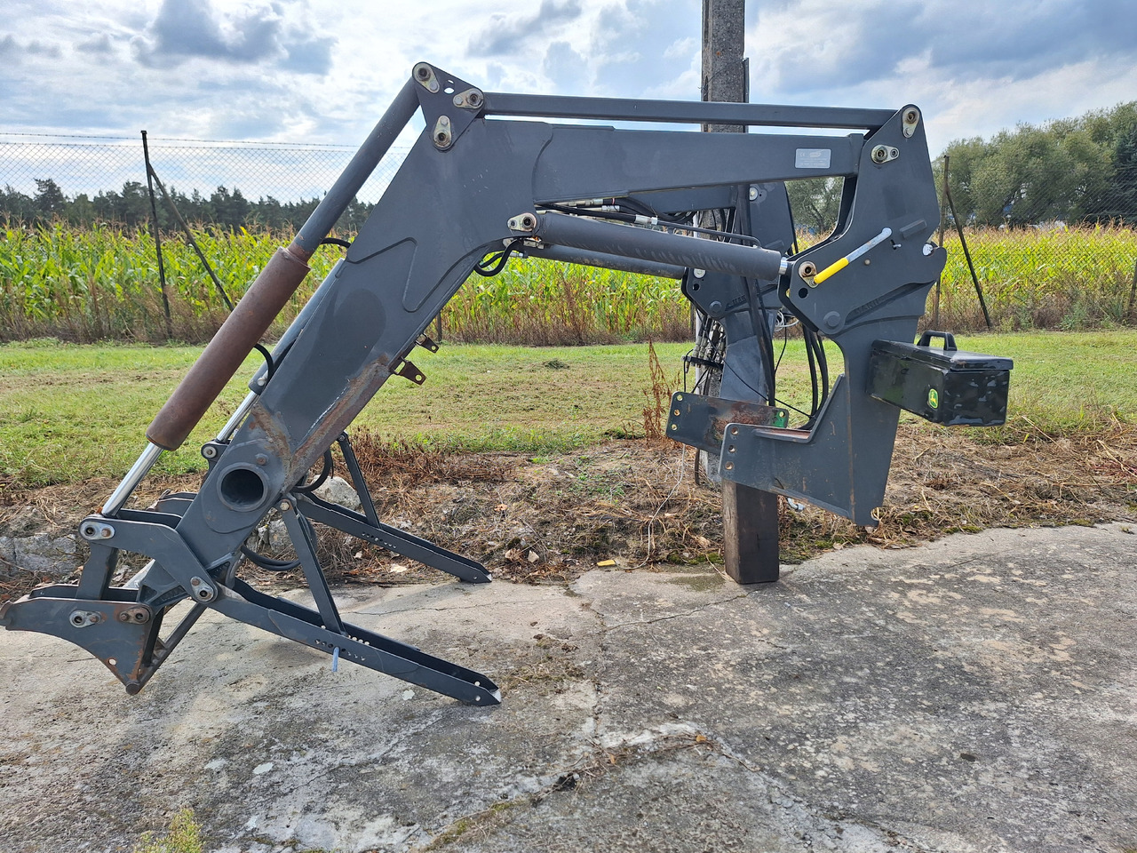 Manip MP85 - Čelní nakladač pro traktor: obrázek 2 Manip MP85 - Čelní nakladač pro traktor: obrázek 2