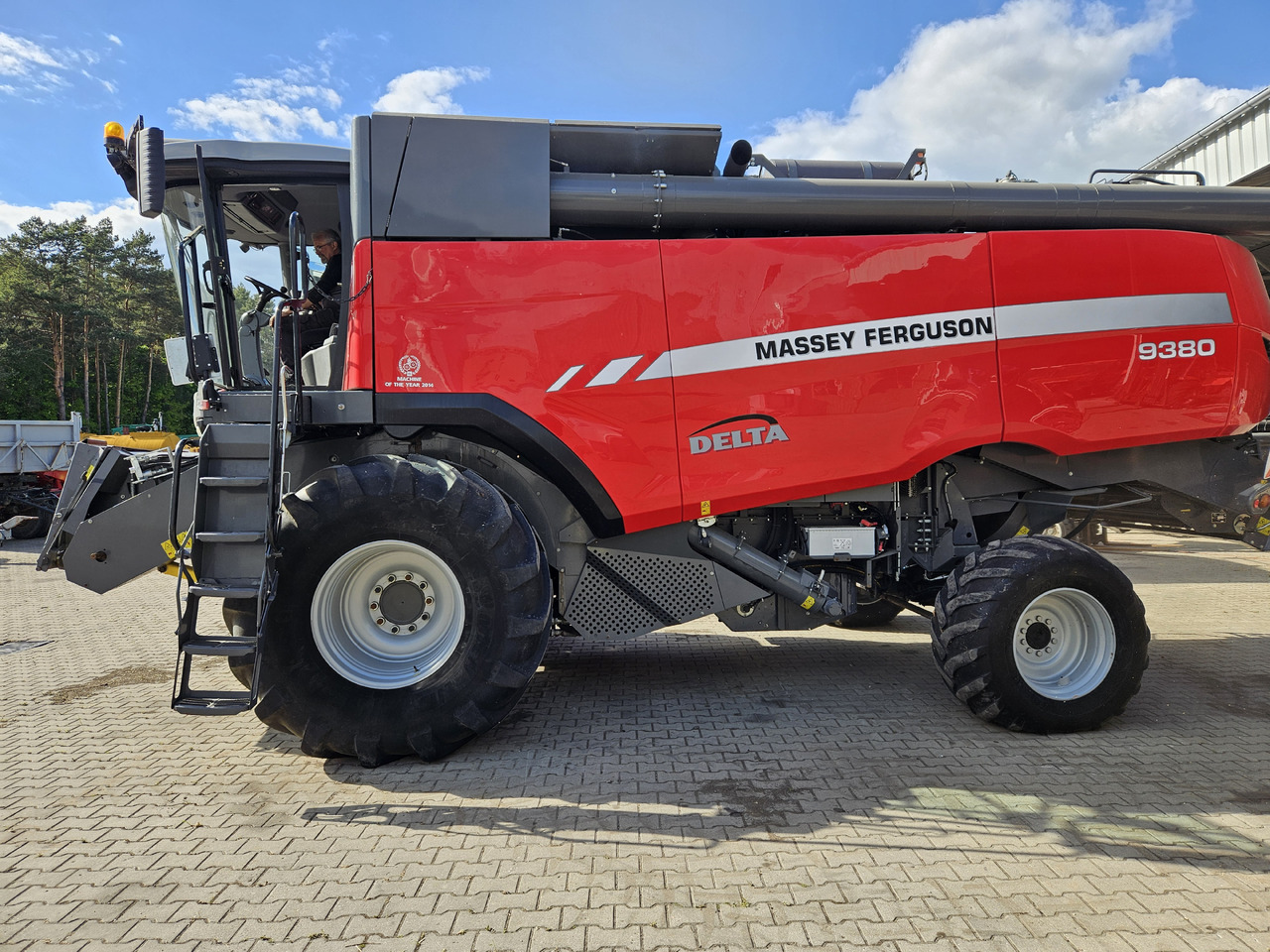 Massey Ferguson Delta 9380 - Sklízecí mlátička: obrázek 1 Massey Ferguson Delta 9380 - Sklízecí mlátička: obrázek 1