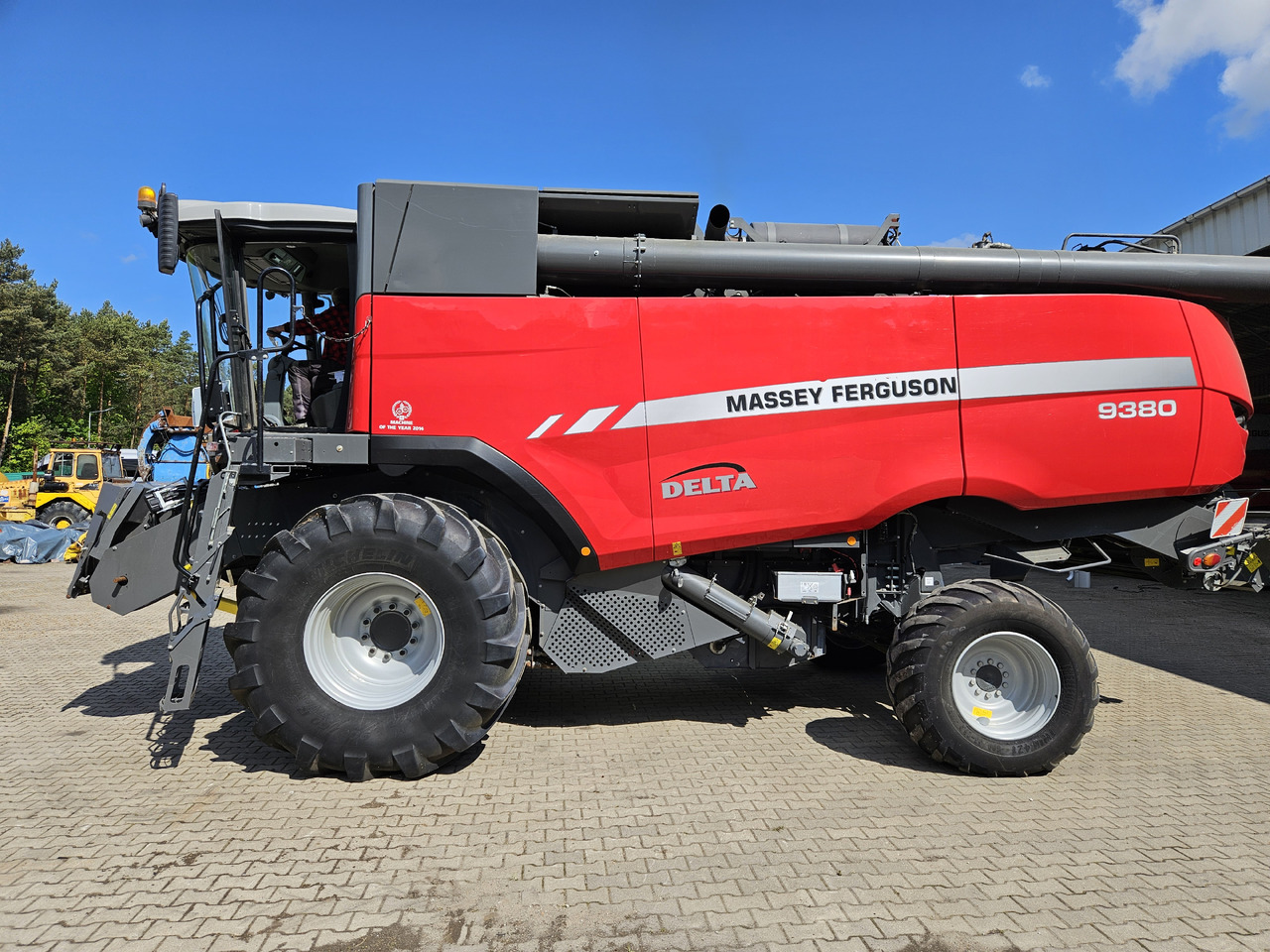 Massey Ferguson Delta 9380 - Sklízecí mlátička: obrázek 1 Massey Ferguson Delta 9380 - Sklízecí mlátička: obrázek 1