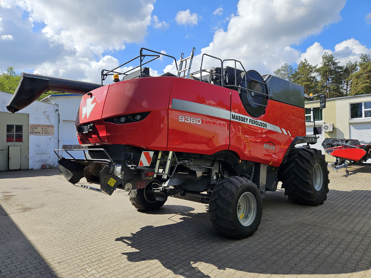 Massey Ferguson Delta 9380 - Sklízecí mlátička: obrázek 5 Massey Ferguson Delta 9380 - Sklízecí mlátička: obrázek 5